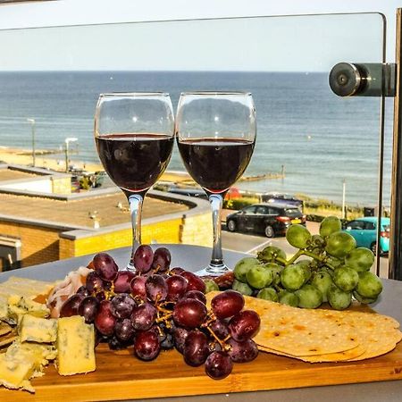 Soho Beach Apartment With Fabulous Sea View And 2 Minutes To The Beach With Free Parking And Netflix Bournemouth Dış mekan fotoğraf