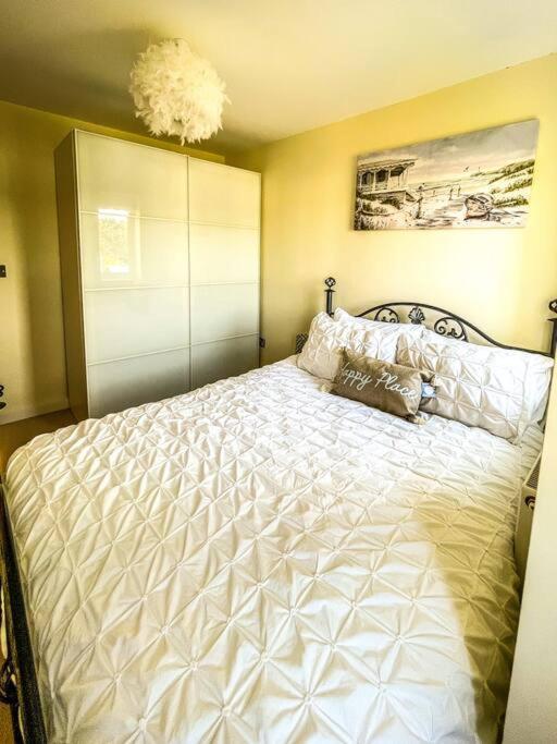 Soho Beach Apartment With Fabulous Sea View And 2 Minutes To The Beach With Free Parking And Netflix Bournemouth Dış mekan fotoğraf