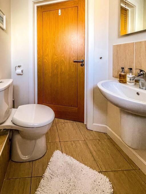 Soho Beach Apartment With Fabulous Sea View And 2 Minutes To The Beach With Free Parking And Netflix Bournemouth Dış mekan fotoğraf