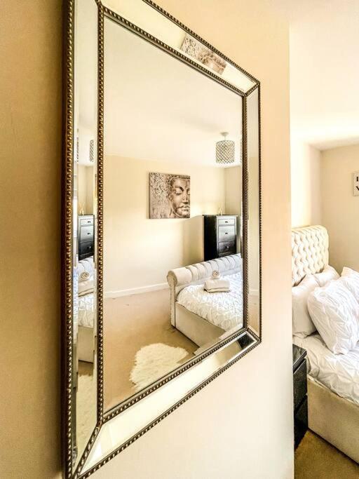 Soho Beach Apartment With Fabulous Sea View And 2 Minutes To The Beach With Free Parking And Netflix Bournemouth Dış mekan fotoğraf